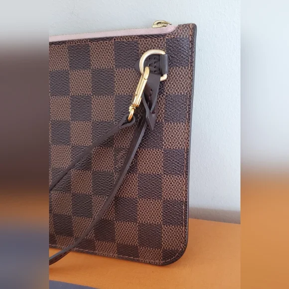 Louis Vuitton Neverfull MM GM pouch - Picture 13 of 14